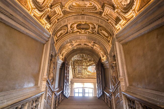 Venice's Best: Basilica, Doge's Palace, Gondola & History Gallery - VR History Gallery: a short, modern way to get the timeline right