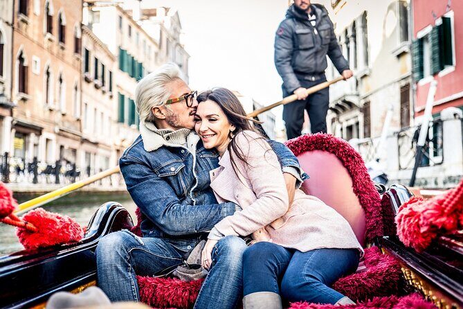 Venice's Icons: Basilica, Doge Palace, Rialto & Optional Gondola - VR at Venice Gallery: Why It’s More Than a Gimmick