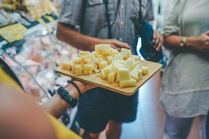 Verona All in one: Food Walking Tour, Lunch & Wine - Porta Borsari and the Food District: Traditions You Can Walk Off With