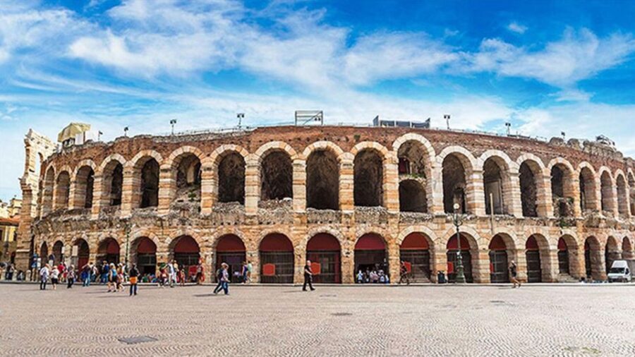 Verona Audioguide - TravelMate app for your smartphone - How Verona works with a smartphone audio guide