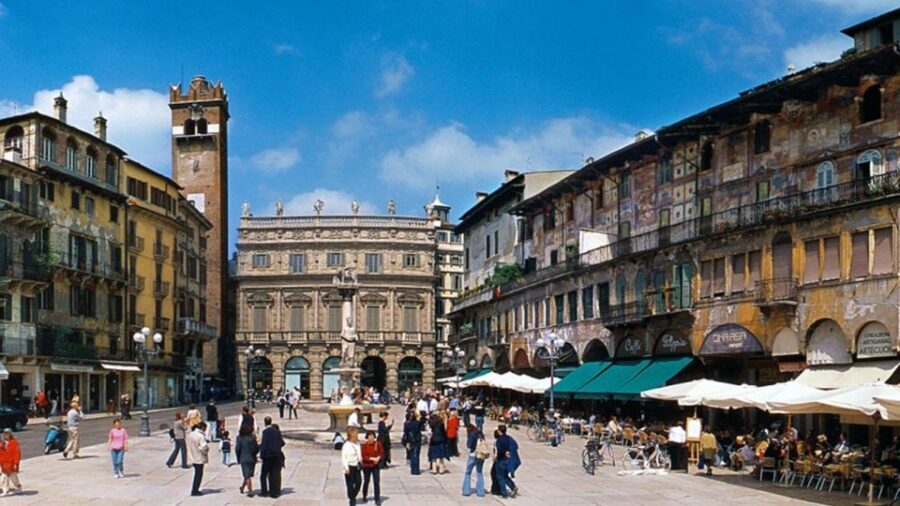 Verona Audioguide - TravelMate app for your smartphone - Cathedral and the old town loop: connect the dots
