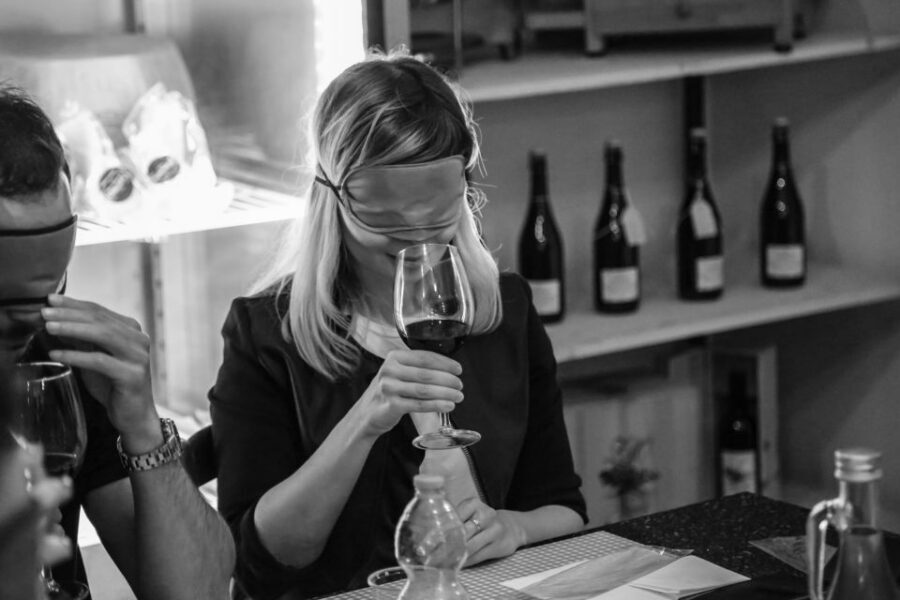 Verona: Blindfolded Wine Tasting - What Happens in Your One Hour (Four Tastings and a Final Check)