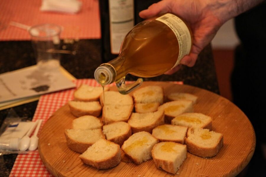 Verona centro: Olive Oil Tasting Experience - Key things that make this Verona tasting work
