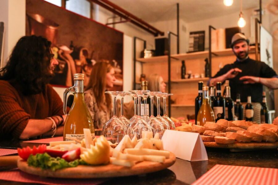 Verona centro: Olive Oil Tasting Experience - Meet La Bottega di Verona and the Filipo-led vibe