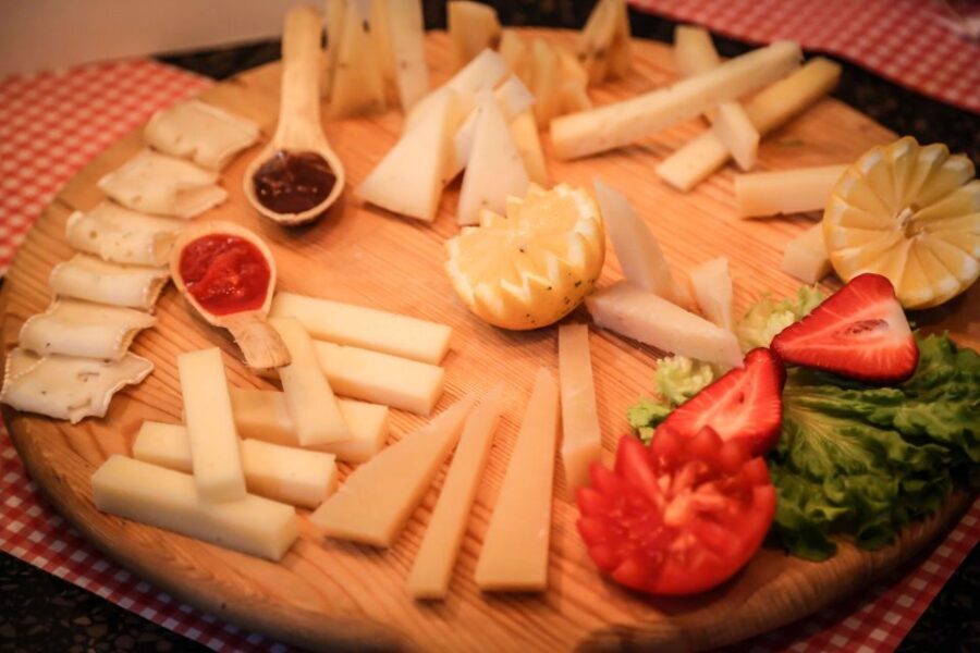 Verona: Cheese Tasting and Pairing - Wine pairings and the +18 rule: plan around it