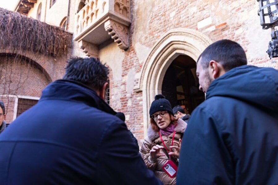 Verona: City Highlights & Street Food Walking Tour - Cappuccino and Baci di Giulietta at Flego Pasticceria