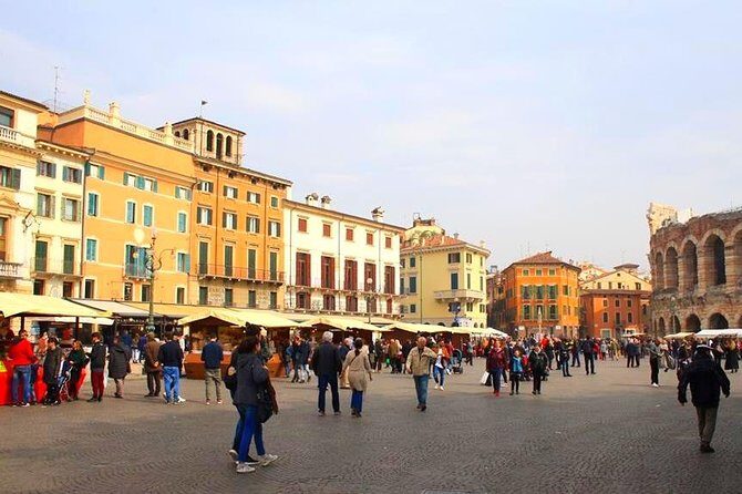 Verona City Sightseeing Walking Tour of Must-See Sites with Local Guide - Piazza dei Signori (Dante’s Square): graves, power, and consequence