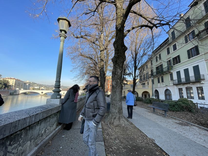 Verona: City Walking Tour with Cable Car & Wine Aperitif - Arco dei Gavi and Porta Borsari: Roman Verona’s “still there” moments