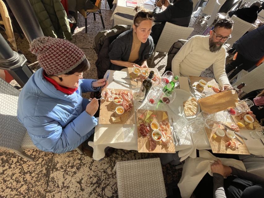 Verona: City Walking Tour with Cable Car & Wine Aperitif - Romeo’s House and Juliet’s Balcony from the outside: what to expect