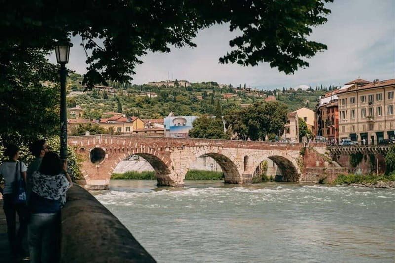 Verona: Classic and Hidden Gems Bike Tour - Romeo and Juliet, but with a smarter stop at the Capuleti yard