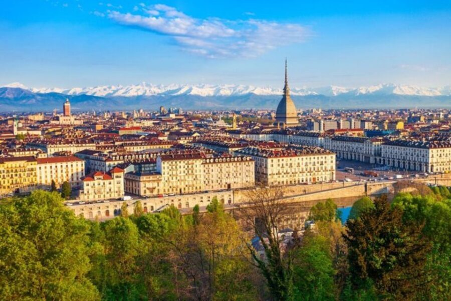 Verona: Custom Private Tour with a Local Guide - Languages, private group size, and getting comfortable fast