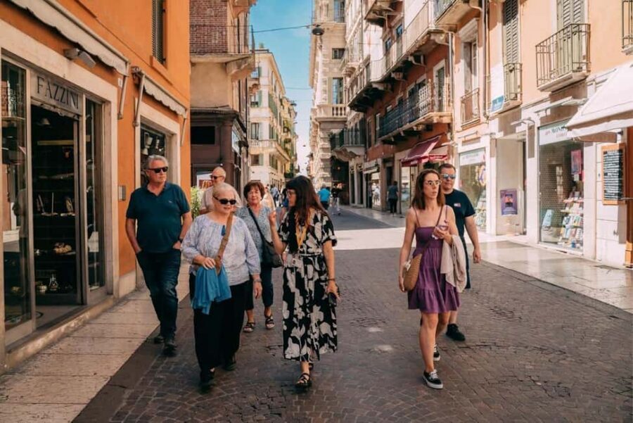 Verona: Food and Wine Tasting Walking Tour - City sights without the museum mood: Porta Borsari, squares, and Ponte Pietra