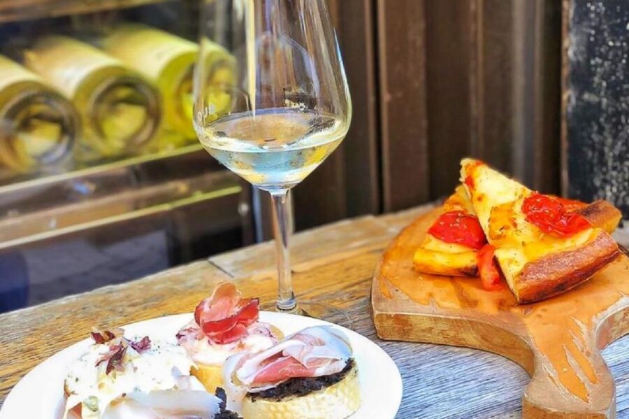 Verona: Full Meal & Wine Tasting Walking Tour - Ponte della Vittoria aperitif: the warm-up wine stop