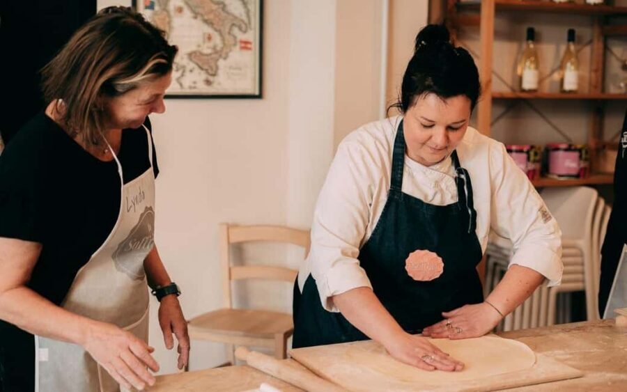 Verona: Hands-on Fresh Pasta and Tiramisù Cooking Class - Entering the Verona kitchen: meet-up, vibe, and timing