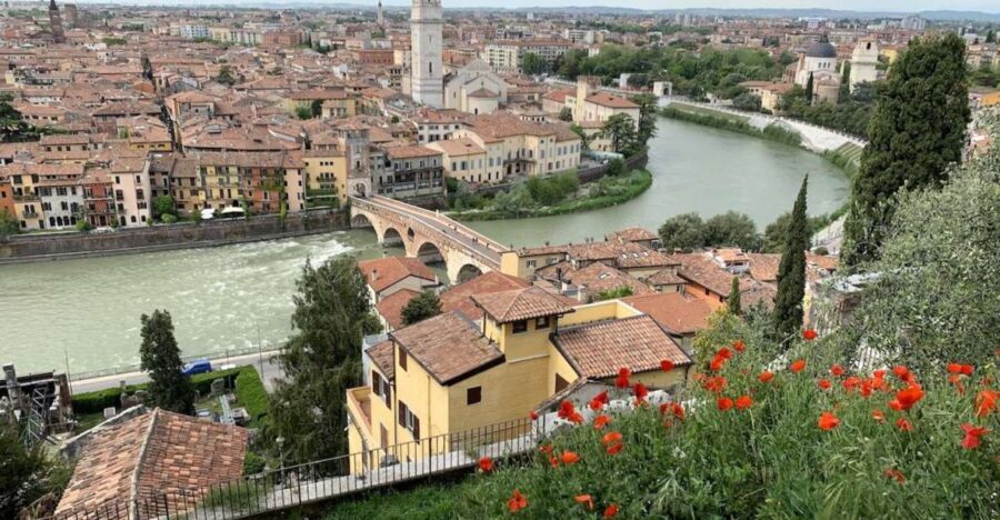 Verona: Highlights and Panorama Bike Tour - Castel San Pietro: park the bikes, climb 231 steps, earn the skyline