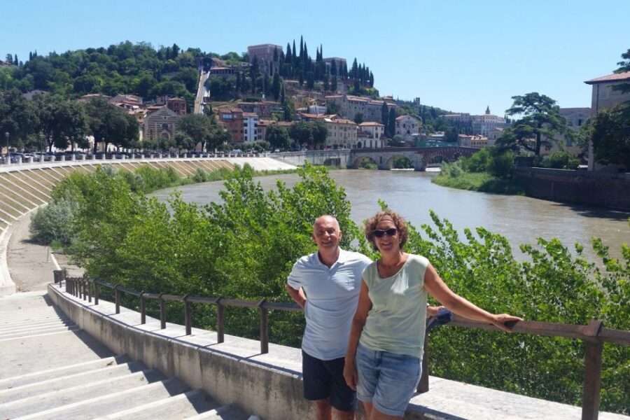 Verona: Highlights and Panorama Bike Tour - Meeting outside Bar De Giulietta: start easy, stay oriented