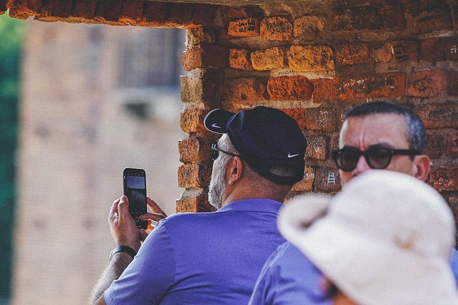 Verona Highlights Walking Tour in Small-group - Piazza Bra, Piazza delle Erbe, Piazza dei Signori: squares that explain how power worked