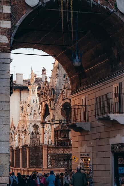 Verona: Highlights Walking Tour with Arena Priority Access - Arco dei Gavi and Porta Borsari: Gates, Arches, and the City’s Memory