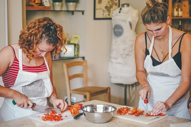 Verona: Italian Cooking Class with Pasta, Risotto and Tiramisù - Lunch at the table: wine included, and you eat what you cooked