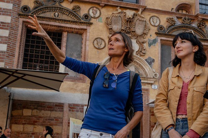 Verona Juliet's House & City PRIVATE TOUR with Ticket Included - Piazza dei Signori: Dante, Power, and Verona’s “Former Center of Control”