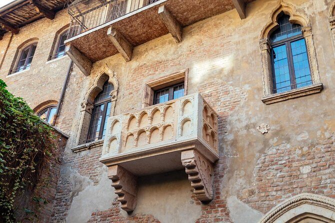 Verona Juliet's House & City PRIVATE TOUR with Ticket Included - Piazza delle Erbe: Market-Alive Verona and a Wine Cellar Stop
