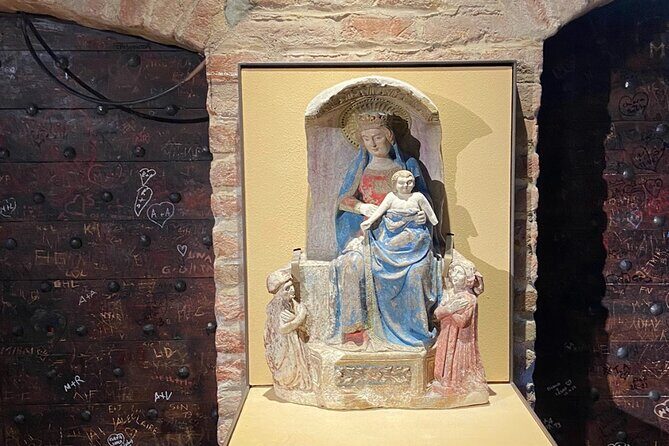 Verona: Juliet’s House Fast-Track Entry Ticket & Audio Guide - Juliet’s Balcony and Courtyard Photos: The Part Everyone Times