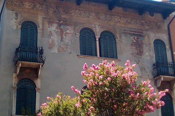 Verona Moonlight Walking Tour - Lungadige Campagnola: river sounds, night light, and a calmer kind of magic