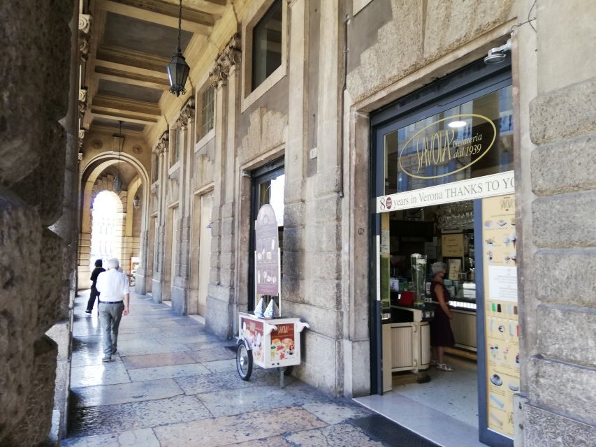 Verona: Night Walking Tour - House of Juliet and Shakespeare’s balcony: romance with context