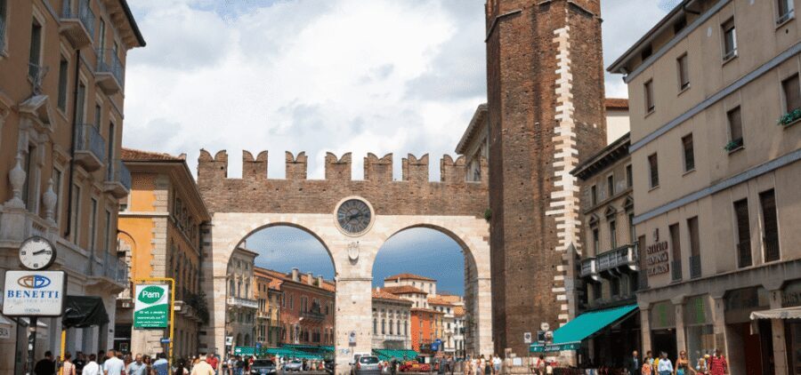 Verona Self Guided Walking Tour with an APP - Key points I’d plan around
