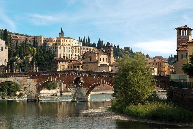 Verona Small Group Guided Walking Tour: Romeo & Juliet and More - UNESCO Verona on Foot: How the Winding Streets Work