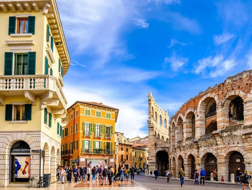 Verona: Small Group Guided Walking Tour with Arena Tickets - Things to watch before you book