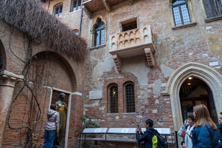 Verona: Small Group Guided Walking Tour with Arena Tickets - Juliet’s House and balcony: the romance part, done correctly