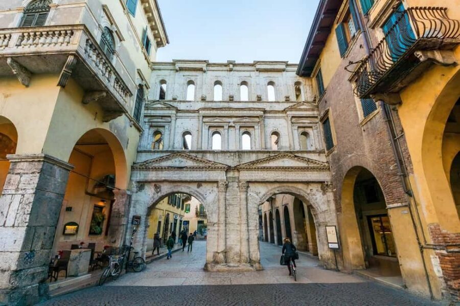 Verona: Small Group Guided Walking Tour with Arena Tickets - Back at Bra Square: how the stories click together