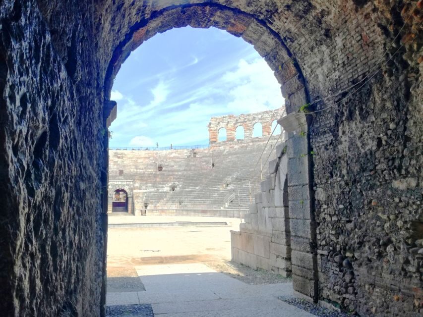 Verona: the Arena at the Gladiators' time - Meet at Palazzo Barbieri and get oriented in Verona’s Arena square
