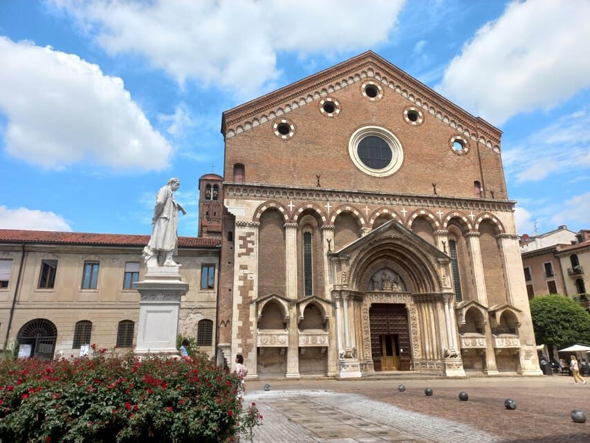 Vicenza Small-Group Walking Tour: Top Sights & Hidden Gems - Meeting at Piazzetta Duomo and how the 2.5-hour pace works