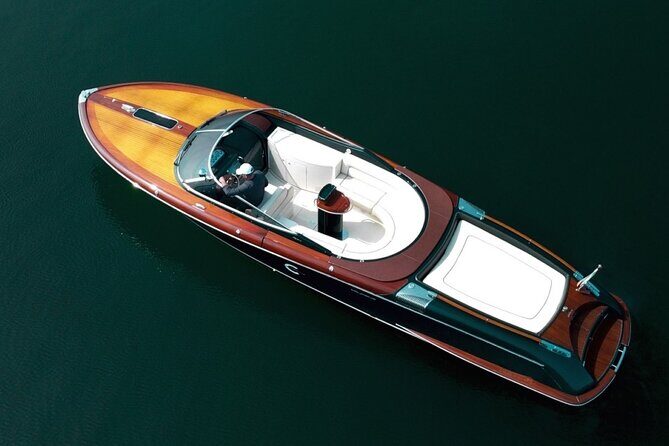 VIP Private Luxury Boat Tour - Riva Aquariva Yacht Venice - St. Mark, Doge’s Palace, and the Bridge of Sigh From the Water