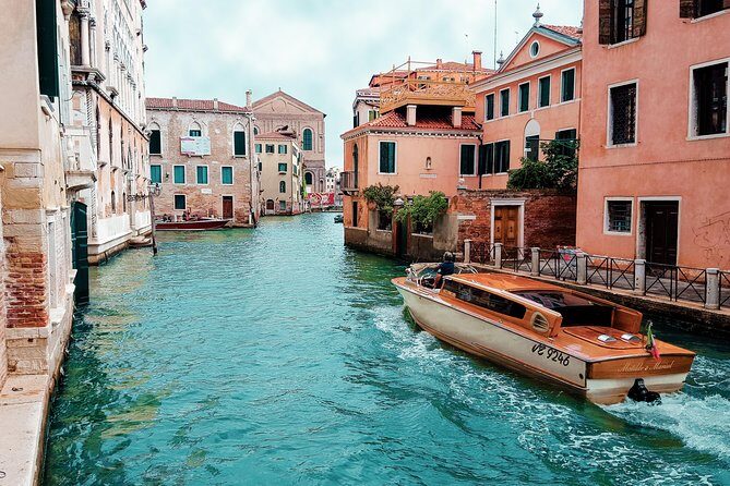 Walking in Venice Off-the-beaten Track - St. Mark’s Square finale: where your walk lands