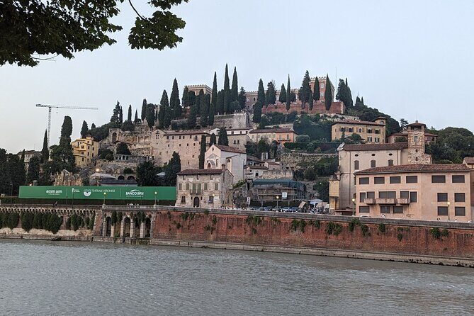 Walking Tour in Verona: 9+ Landmarks with Live Guide - Arche Scaligere: Gothic tombs that explain power after death