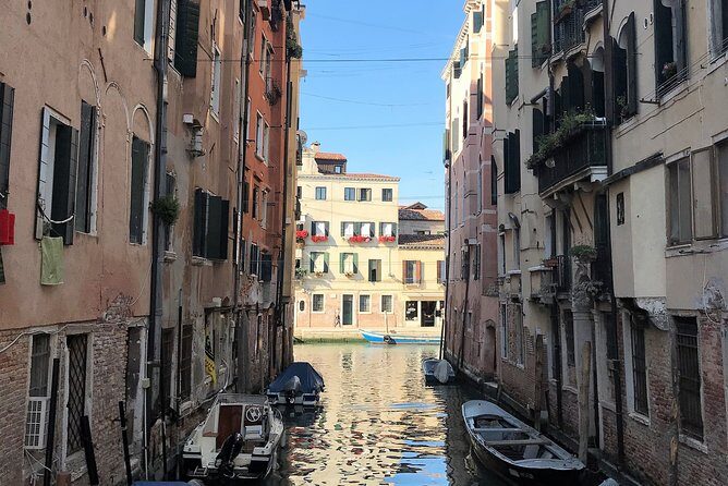 Welcome! Venice Sightseeing kickstart Tour with local guide, small group - Grand Canal picture time: history in the angles