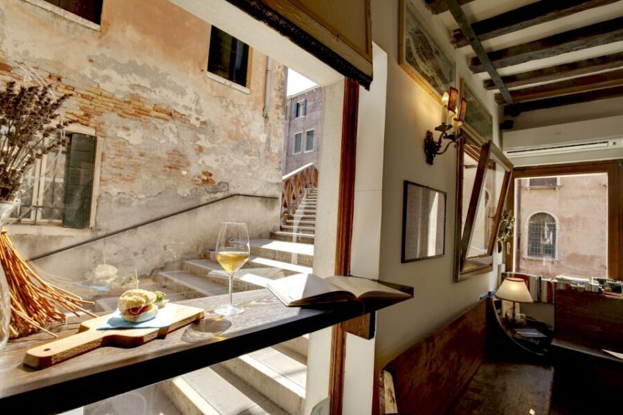Wine Tasting in Venice - What the Host Teaches You About Choosing the Right Wine